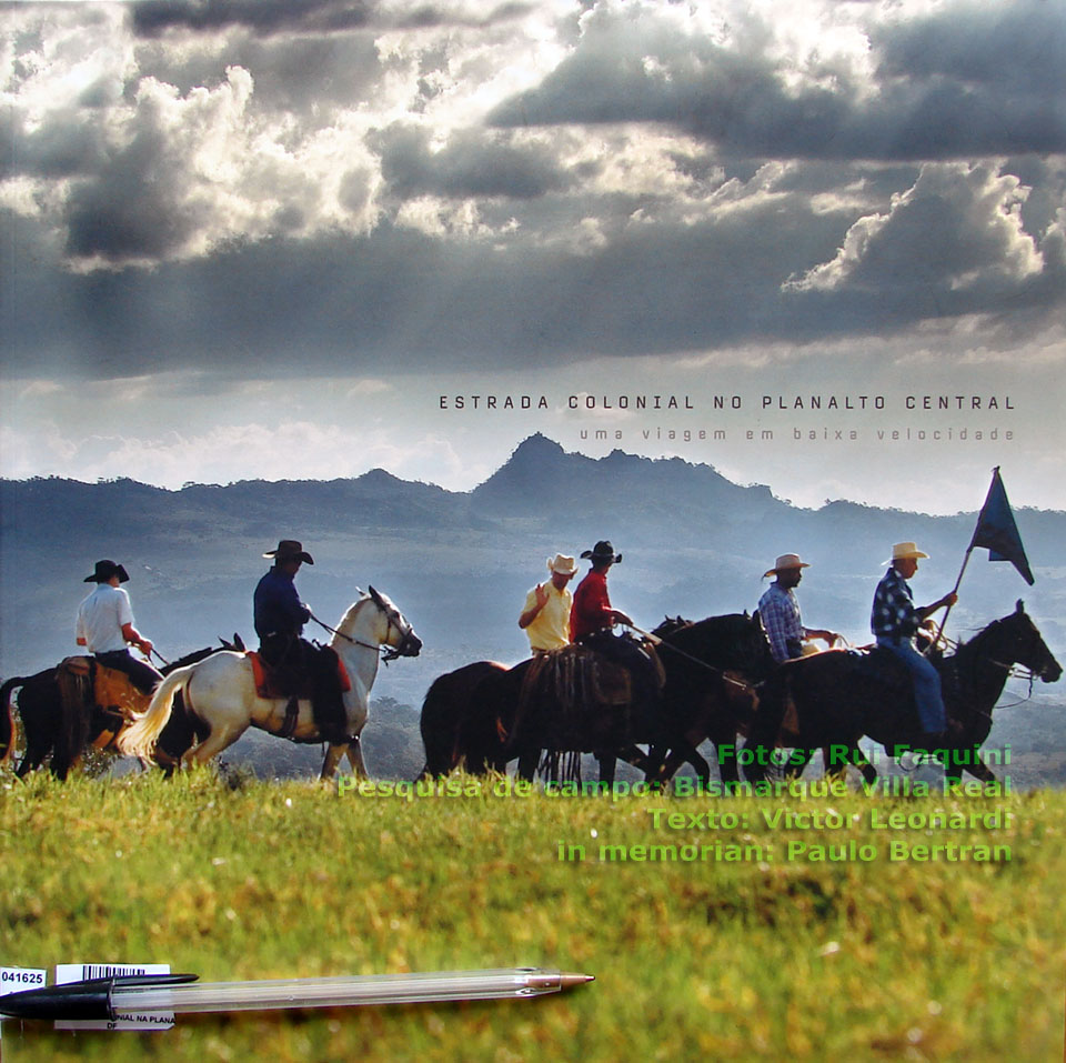 Capa do livro Estrada Colonial no Planalto Central: uma viagem em baixa velocidade