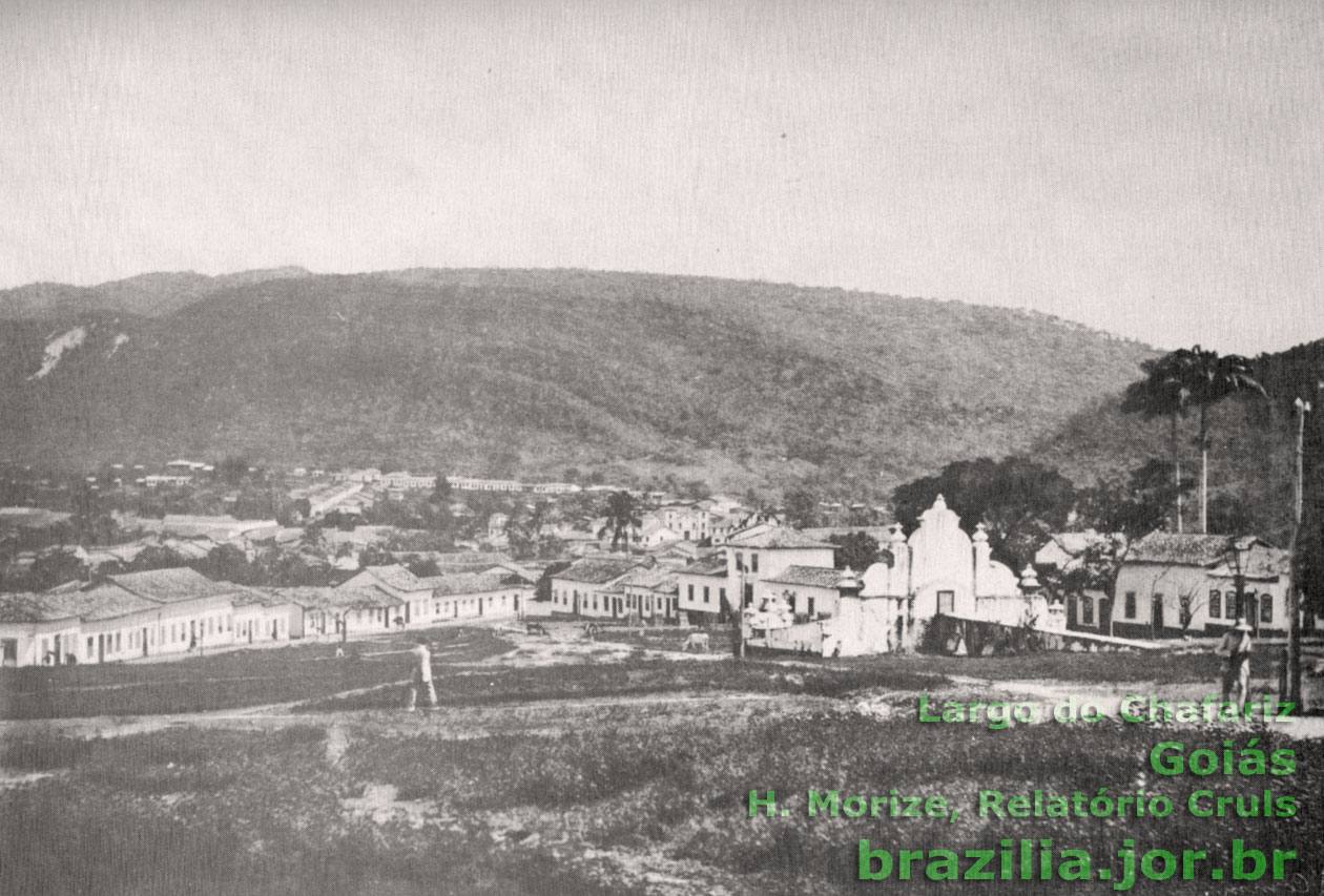 Largo do Chafariz, na cidade de Goiás, fotografado por Henrique Morize, da Comissão Exploradora do Planalto Central  a primeira Missão Cruls
