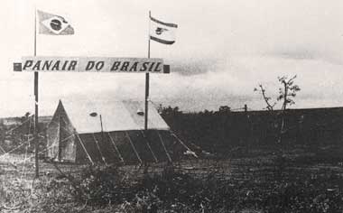 Rádio-farol da Panair do Brasil na pista provisória da Fazenda do Gama