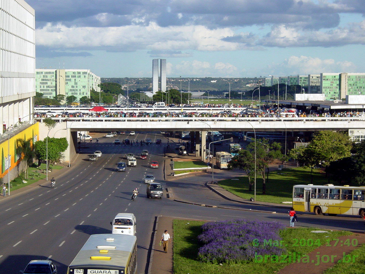 Plataforma Rodoviária no final da tarde