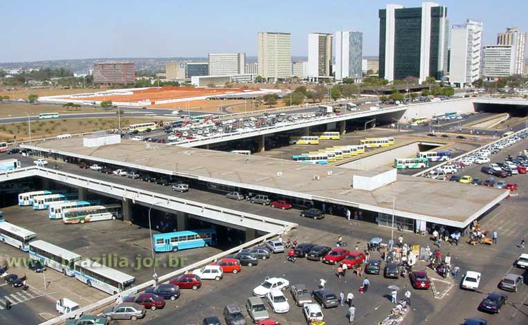 Vista aérea da Marquise ou "Hall" da plataforma superior da Rodoviária de Brasília