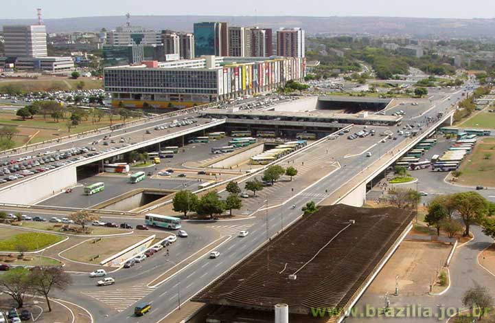 Vista aérea da Rodoviária de Brasília, Touring Club (Casa de Chá) e Setor de Diversões Norte (Conjunto Nacional)