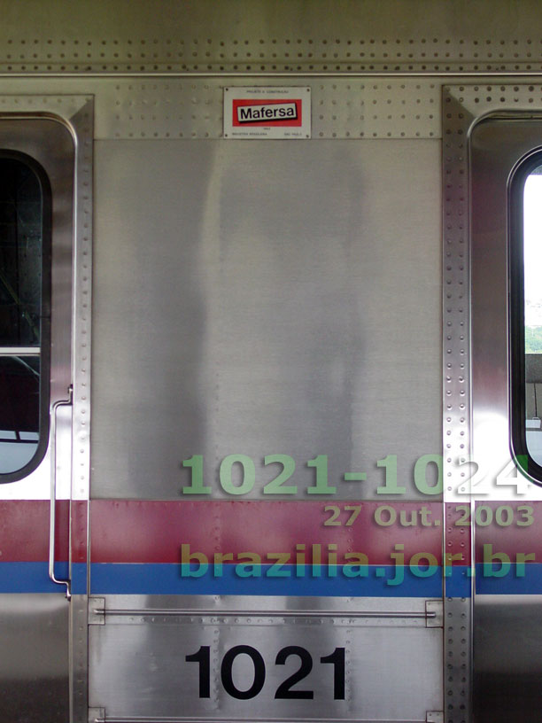 Placa do fabricante Mafersa no trem 1021-1024