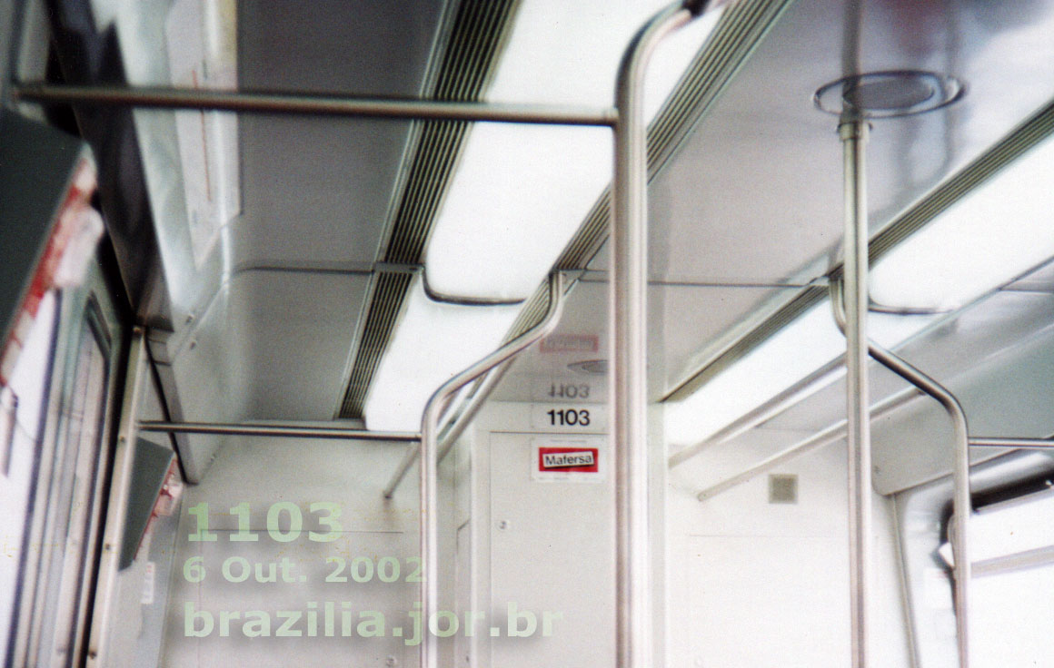 Placa do fabricante Mafersa no interior do trem 1101-1104 do Metrô DF. Foto: 6 Out. 2002