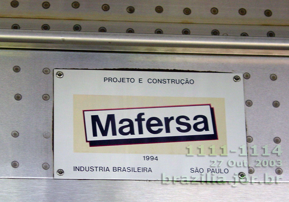 Detalhe da placa Mafersa do trem 1111-1114, com a data de 1994