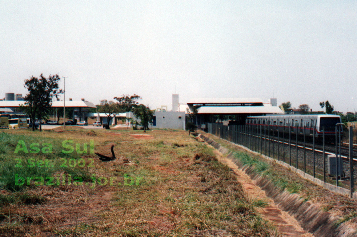 Trem do Metrô na Estação Asa Sul