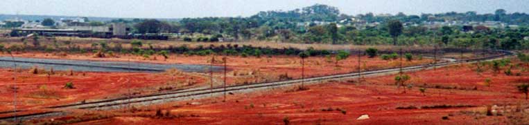 Trilhos por onde saem os trens da estação ferroviária