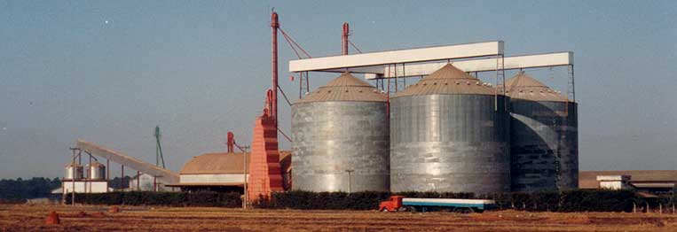 Silos de embarque ferroviário de soja em 1992