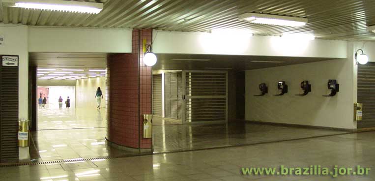 Corredor de ligação da Galeria dos Estados à Estação Galeria do Metrô DF