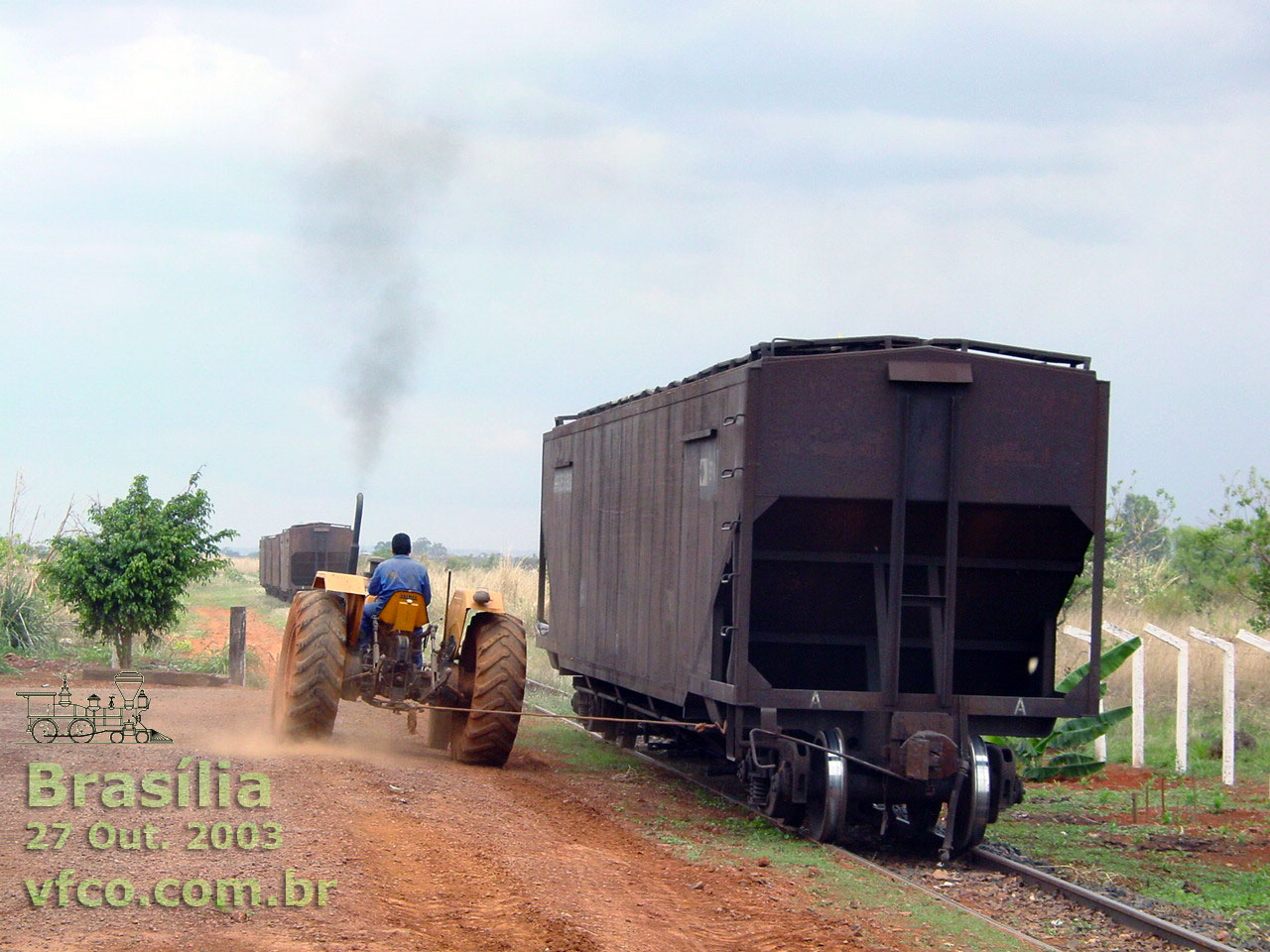 Vagão carregado sendo levado para formar o trem